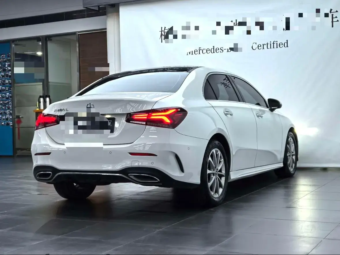 2020 MERCEDES-BENZ A thumbnail 3