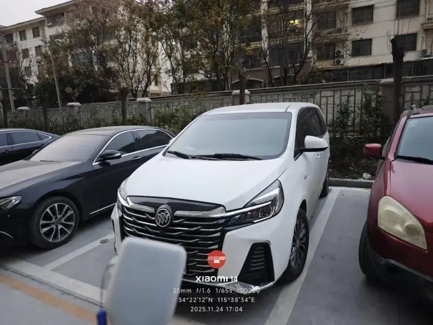 2023 BUICK GL8 view 1