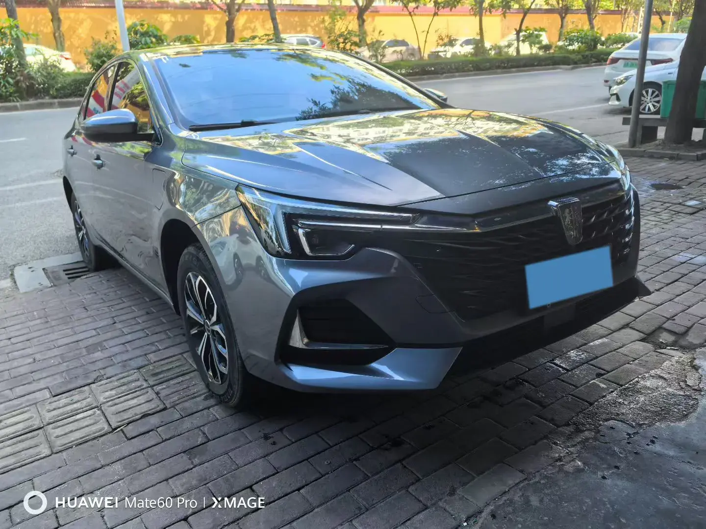 2024 ROEWE D7 thumbnail 2