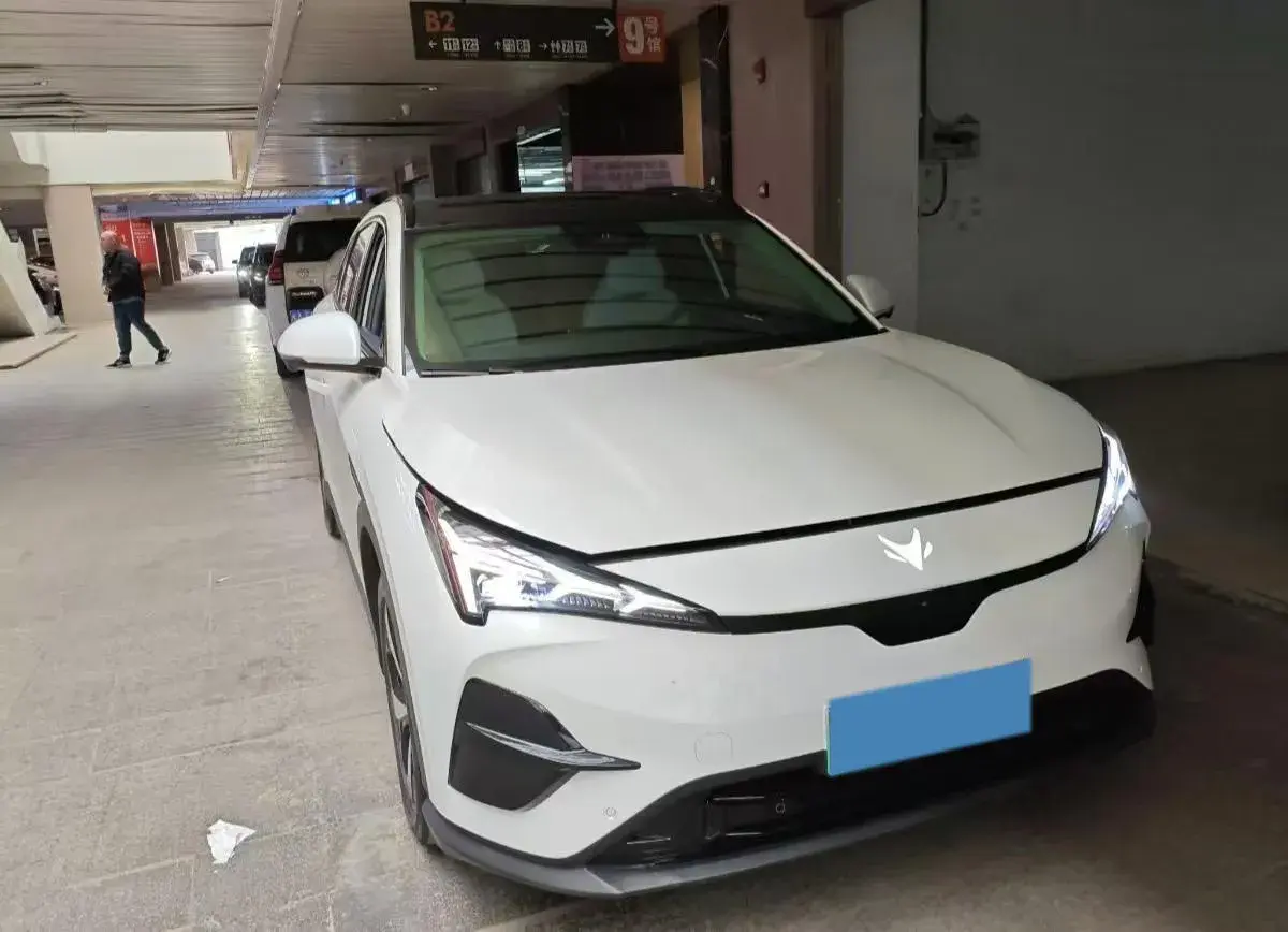 2025 ARCFOX ΑT5 thumbnail 2