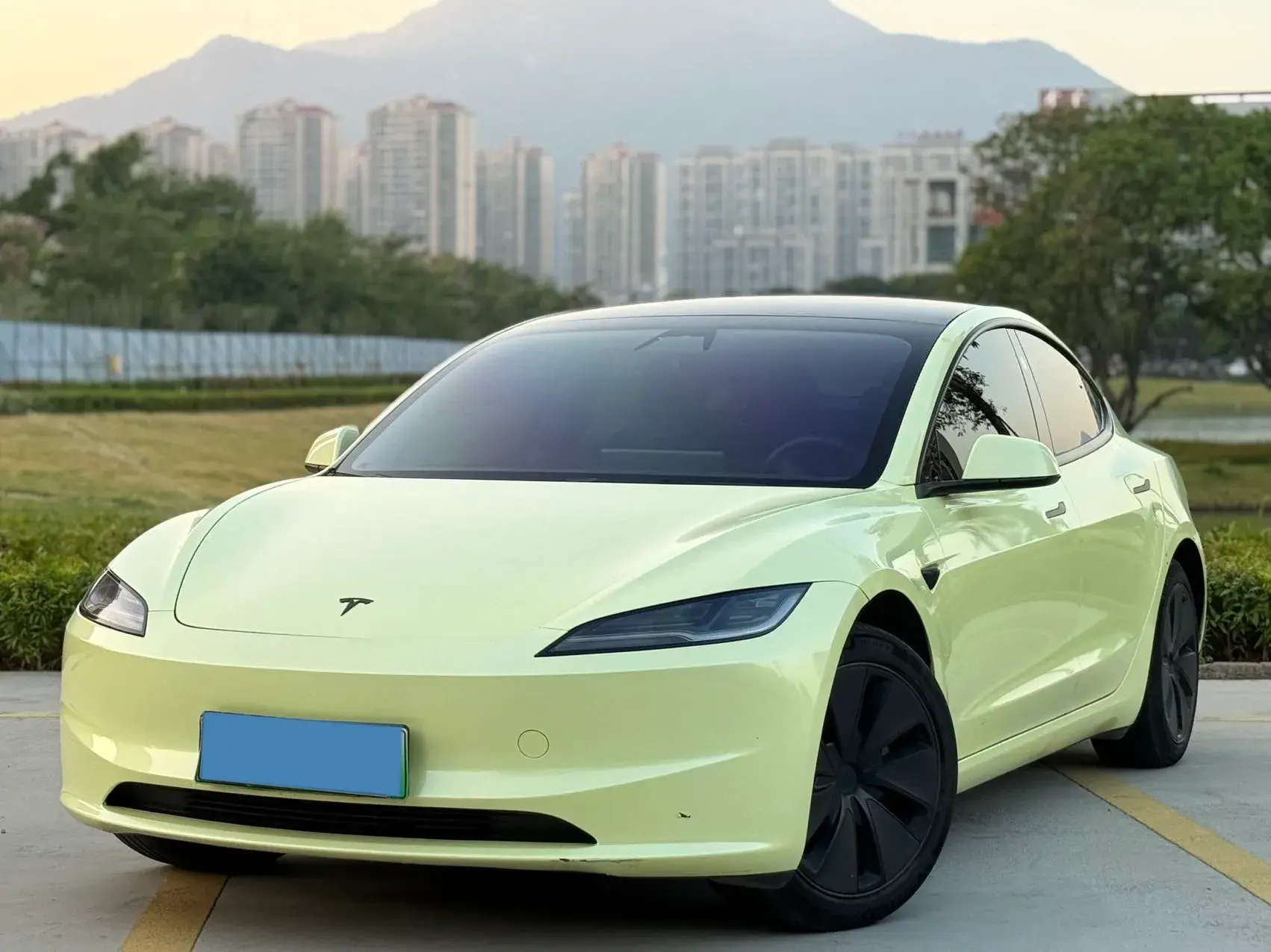 2023 TESLA MODEL view 1