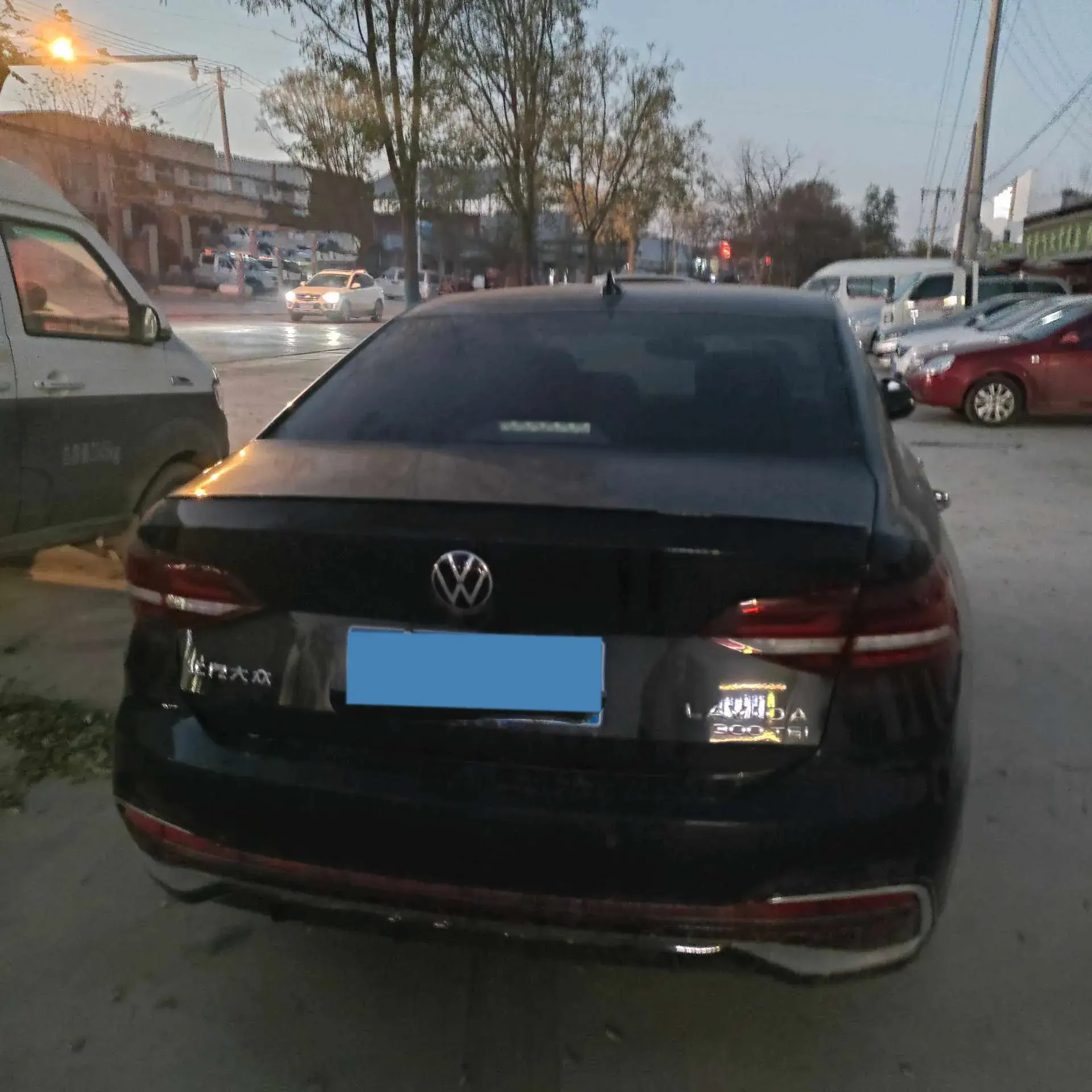 2024 VOLKSWAGEN LAVIDA thumbnail 2