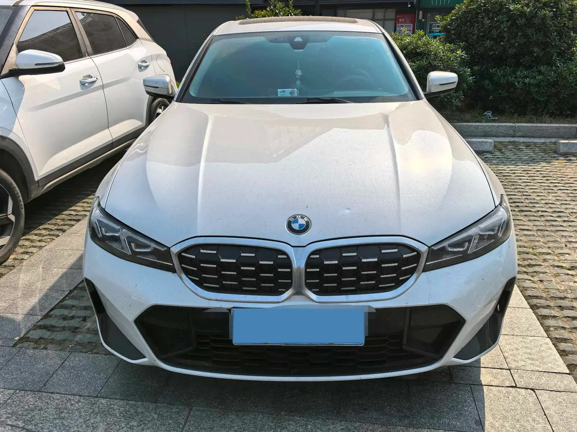 2023 BMW 3 thumbnail 2