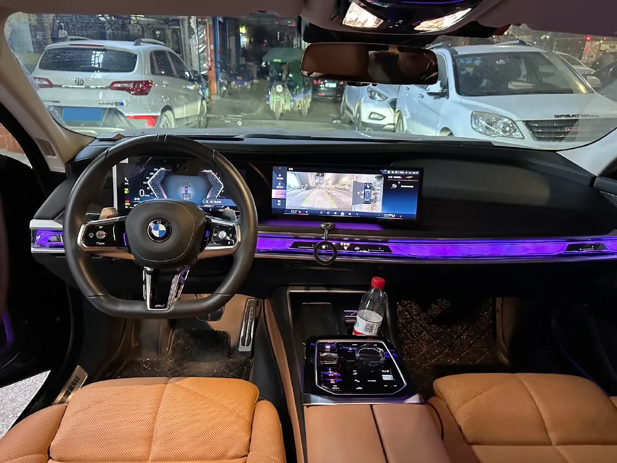 2023 BMW 3.0T 333HP L6 8AT,autocango,china used car exporter,china ev exporter,chinese used car exporter,chinese used ev exporter