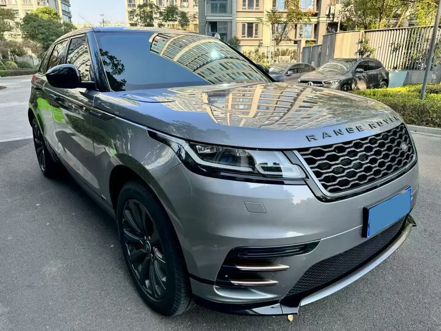 2020 LAND ROVER thumbnail 2