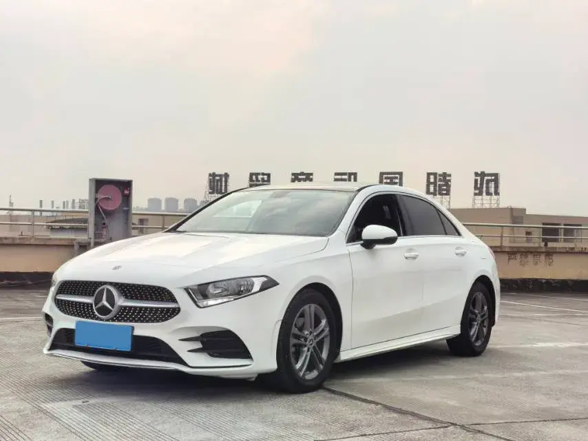 2021 MERCEDES-BENZ A view 1