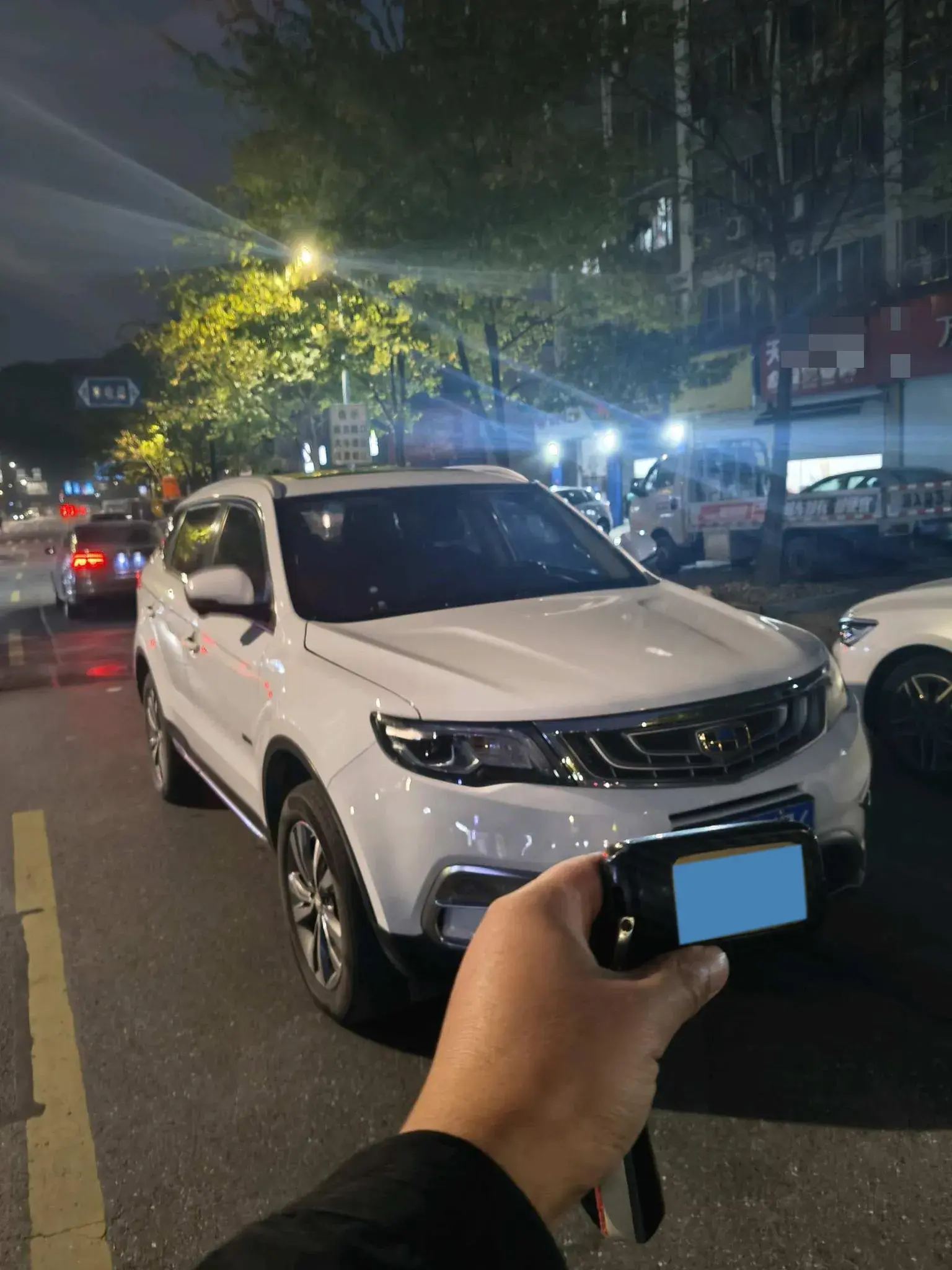 2016 GEELY AZKARRA thumbnail 2