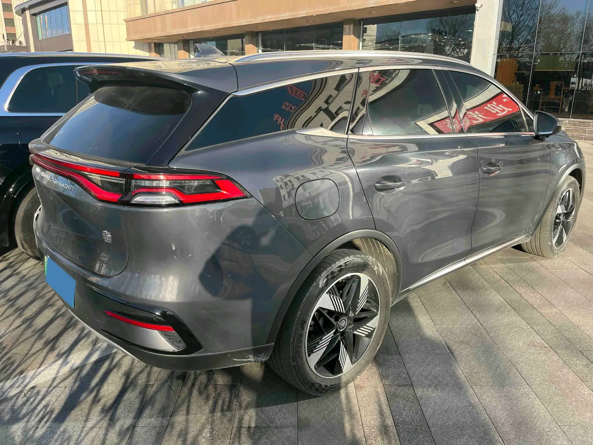 2023 BYD TANG thumbnail 4