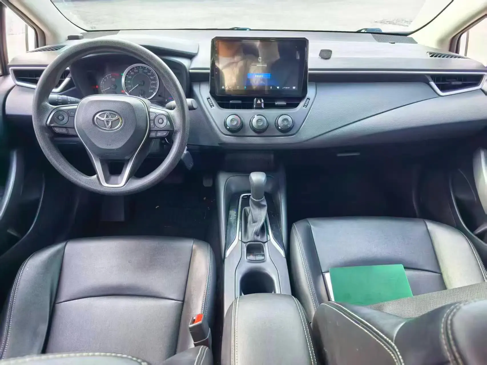 2019 TOYOTA COROLLA thumbnail 2