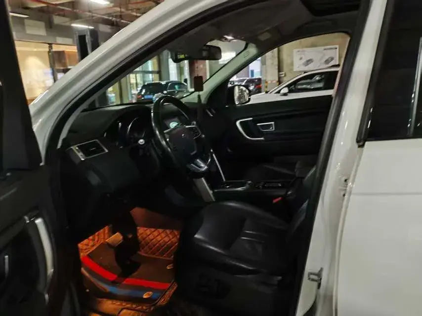 2019 LAND ROVER thumbnail 3