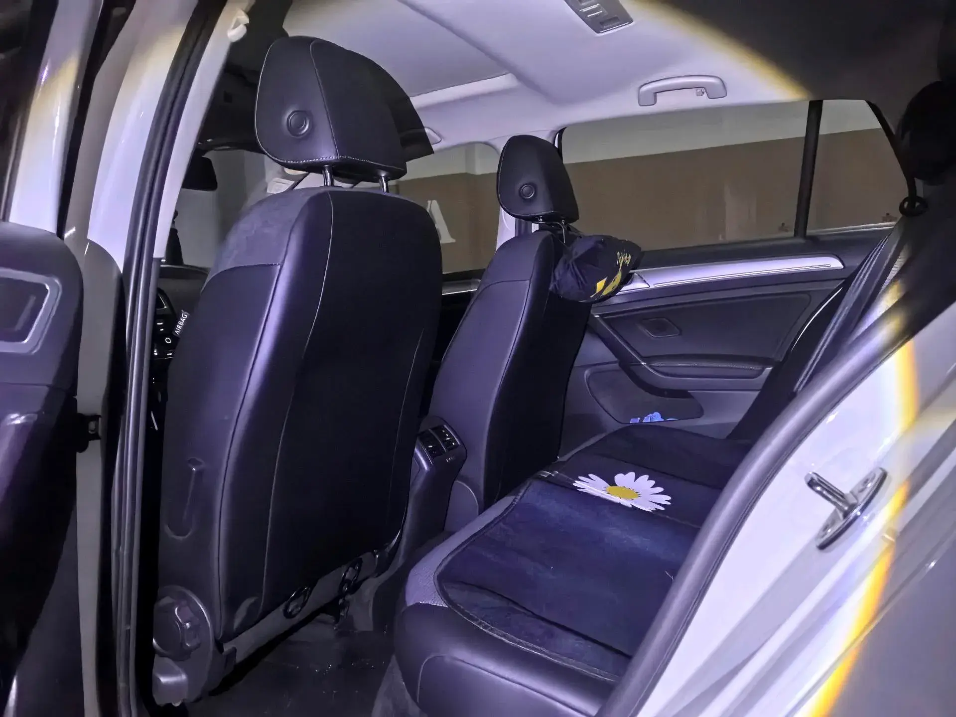 2018 VOLKSWAGEN GOLF thumbnail 4