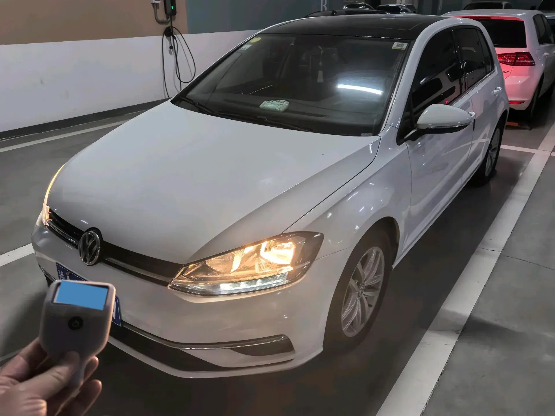 2018 VOLKSWAGEN GOLF view 1