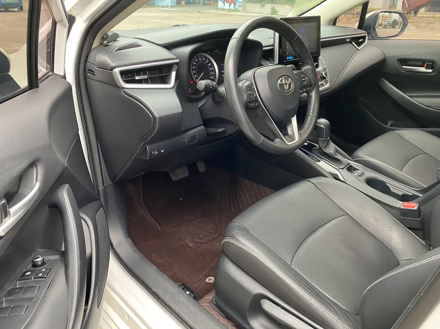 2019 TOYOTA COROLLA thumbnail 4