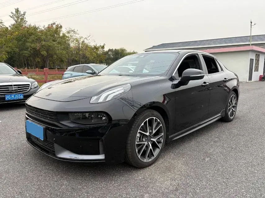 2022 LYNK&CO 03 view 1