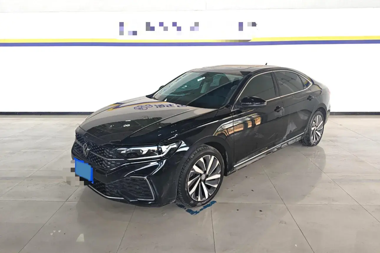 2023 VOLKSWAGEN PASSAT view 1