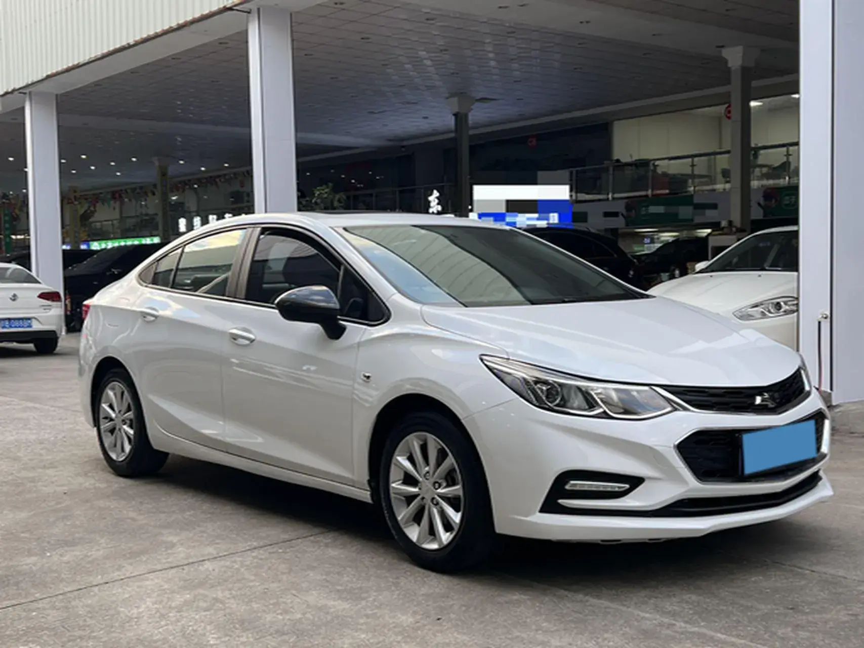 2018 CHEVROLET CRUZE thumbnail 3