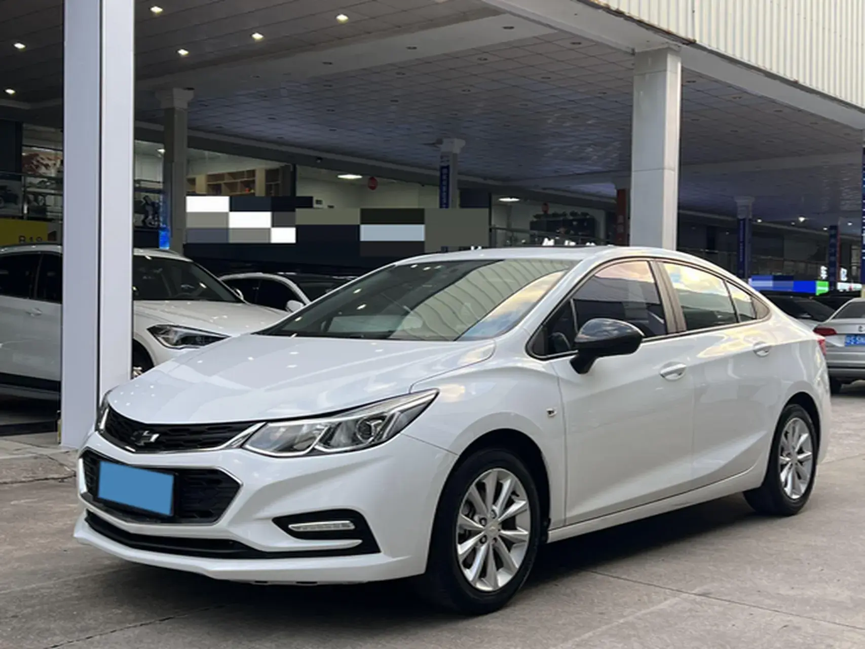 2018 CHEVROLET CRUZE view 1