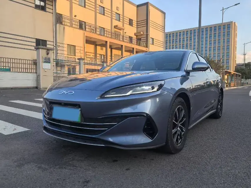 2024 BYD SEAL view 1