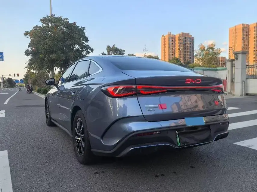 2024 BYD SEAL thumbnail 3