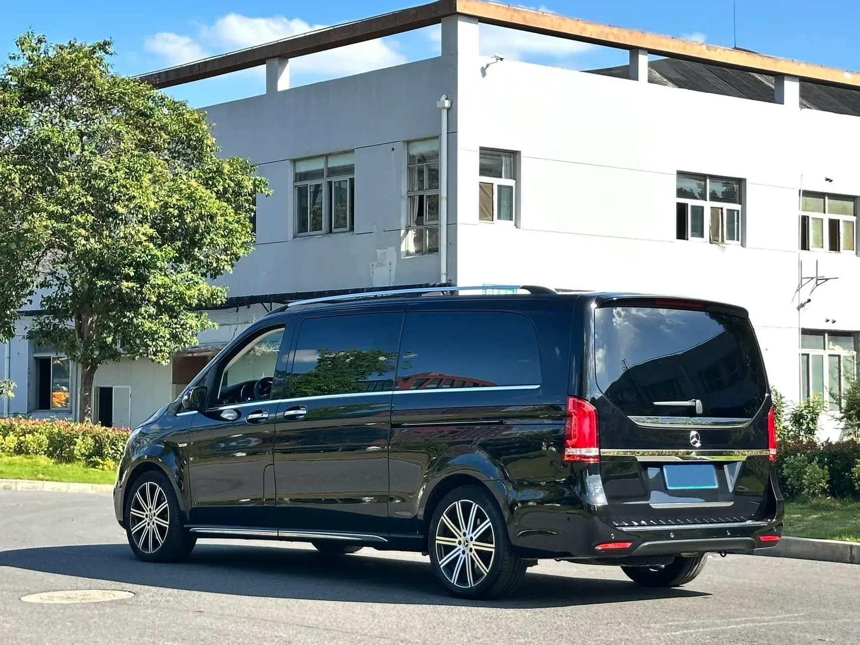 2022 MERCEDES-BENZ V thumbnail 3