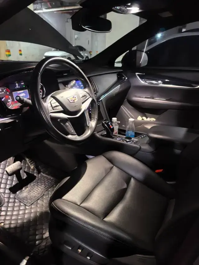 2022 CADILLAC XT5 thumbnail 4