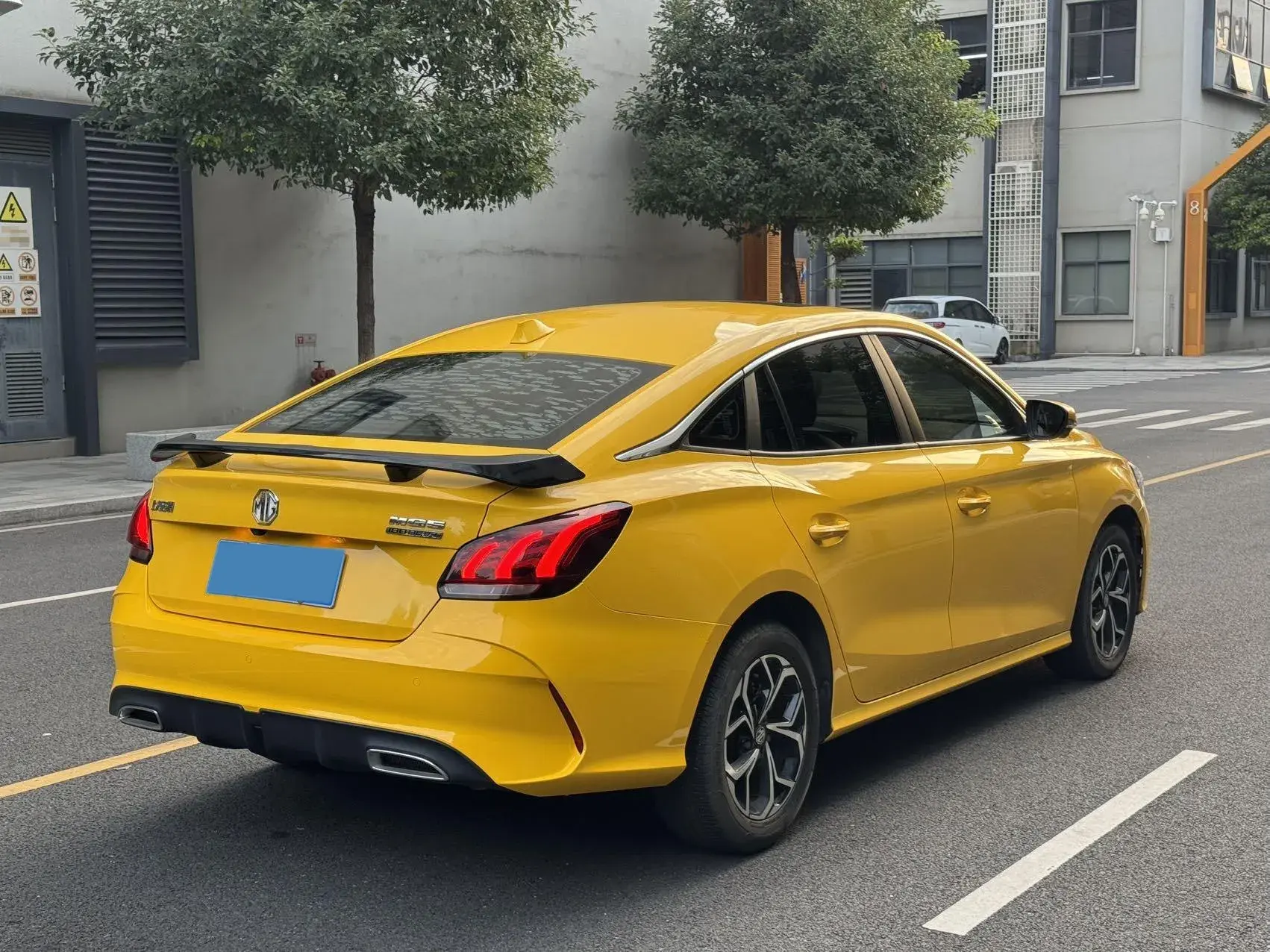 2021 MG 5 thumbnail 4