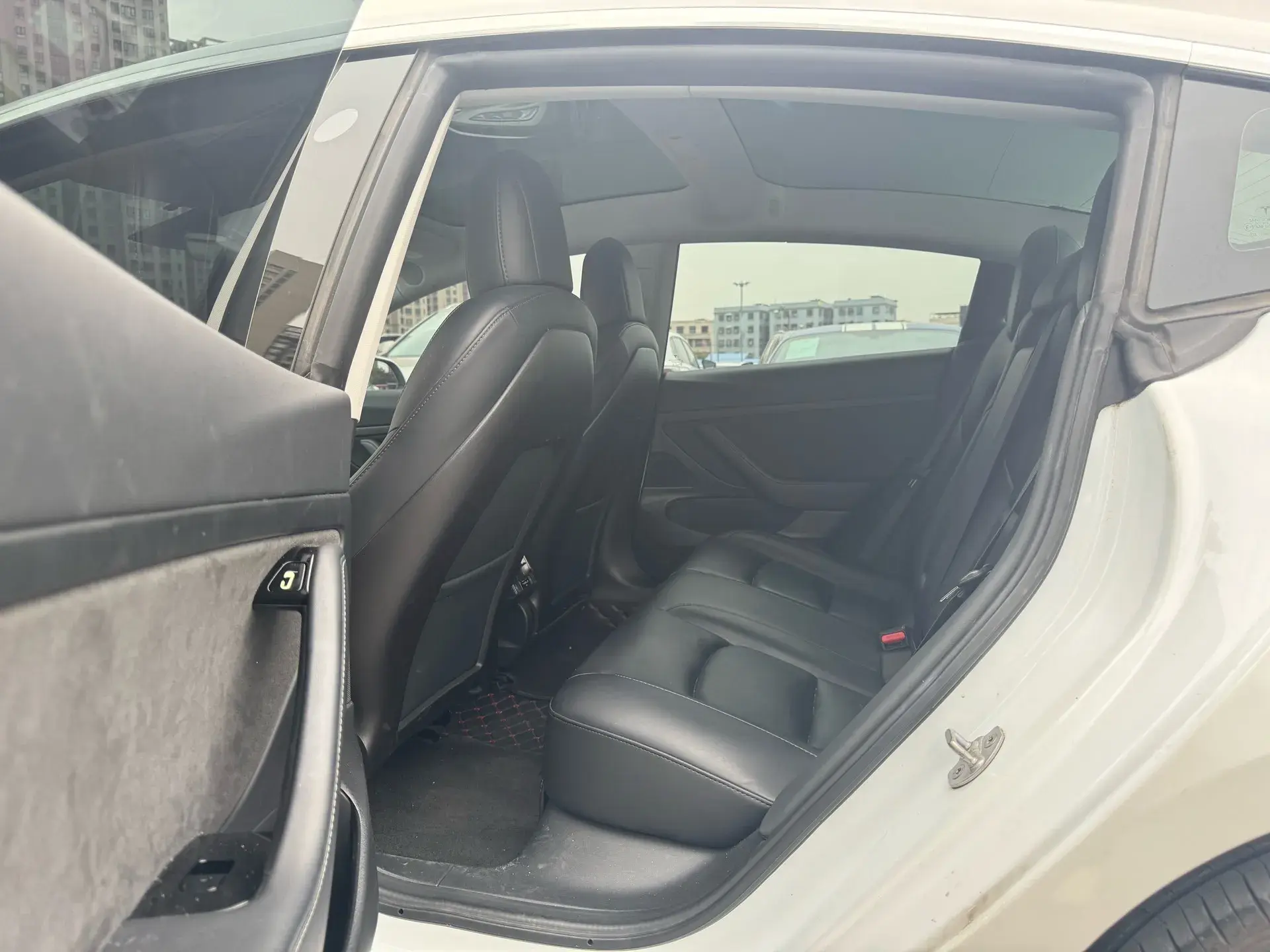 2019 TESLA MODEL thumbnail 4