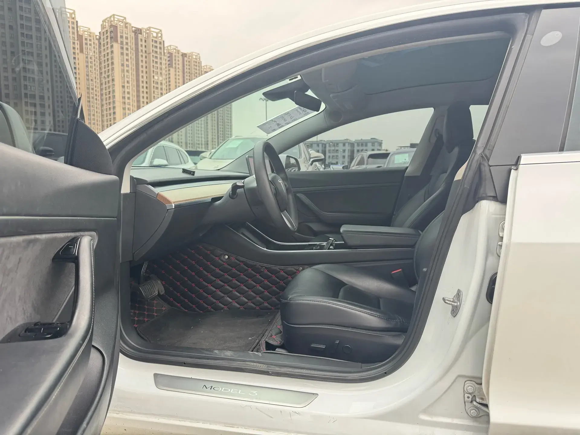 2019 TESLA MODEL thumbnail 3