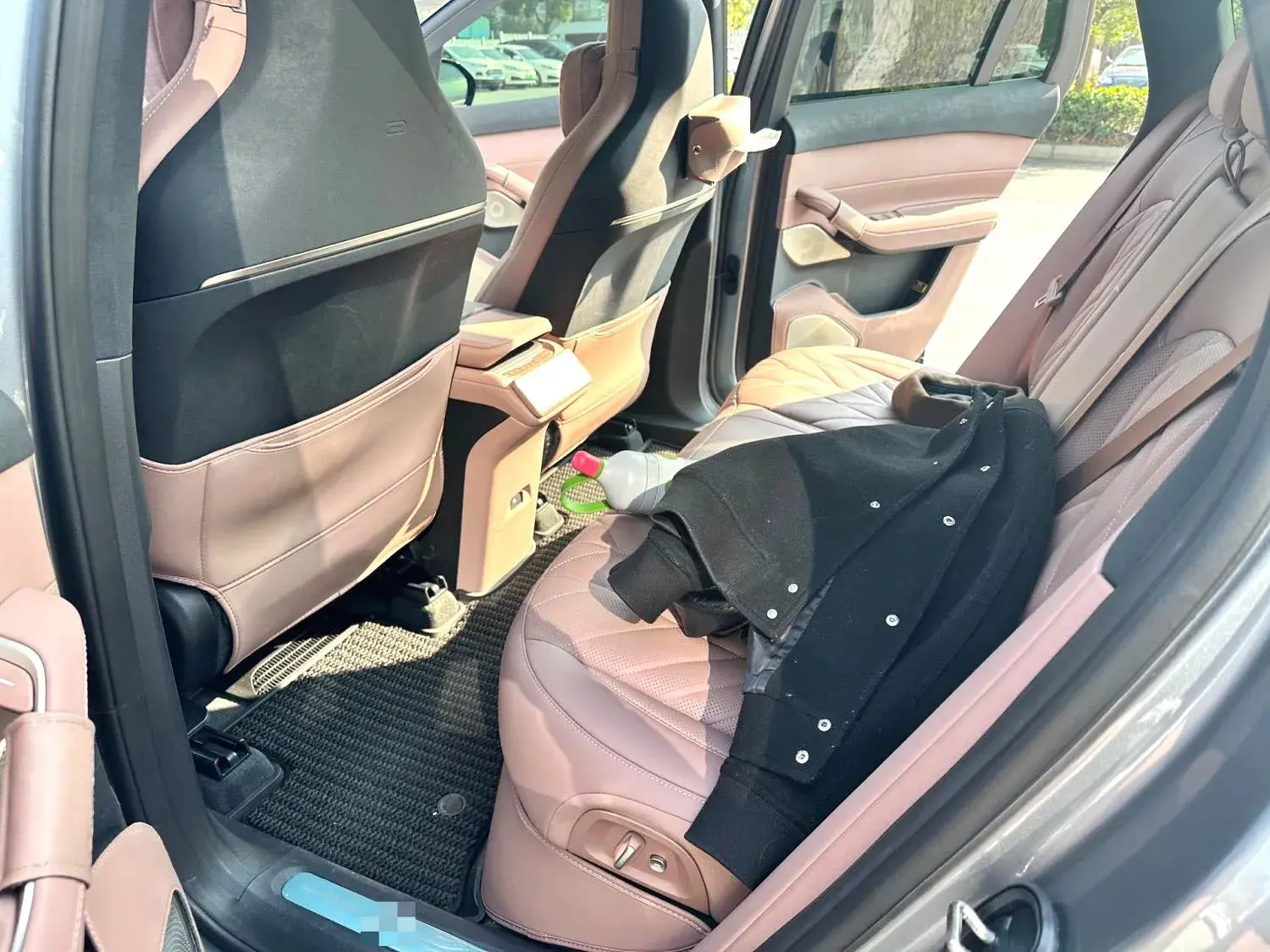 2025 NIO ES6 thumbnail 4