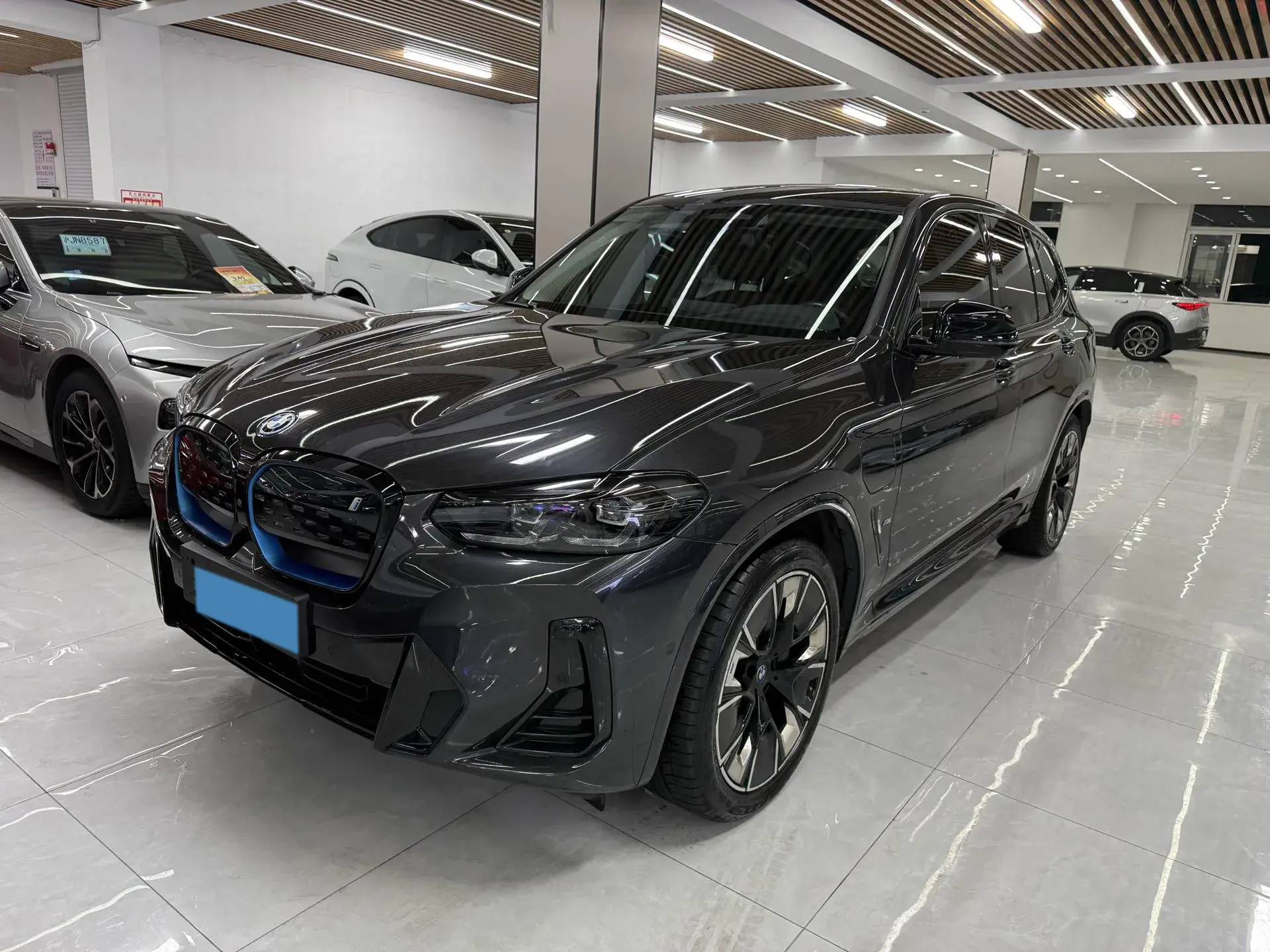 2022 BMW IX3 view 1