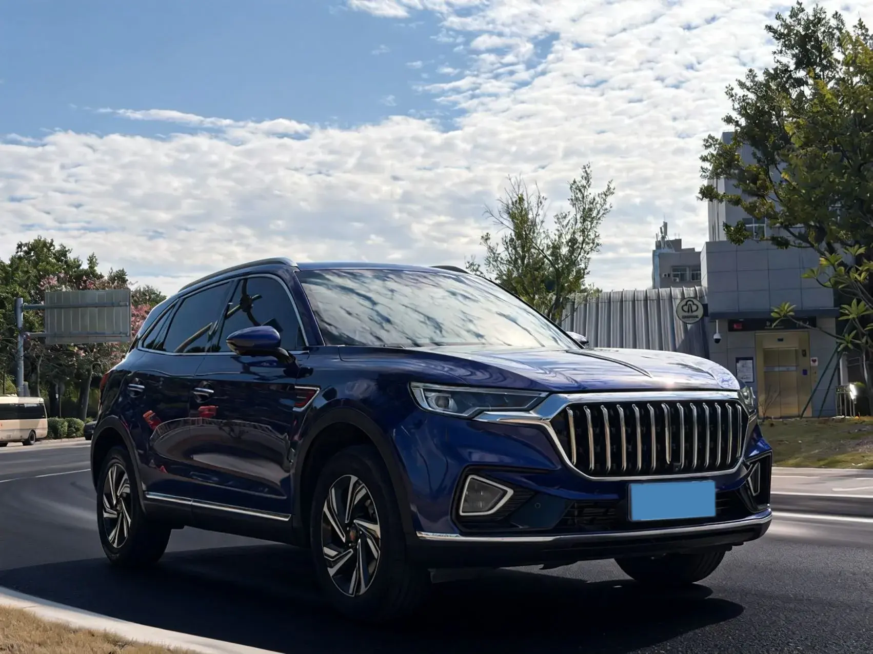 2022 HONGQI HS5 thumbnail 3