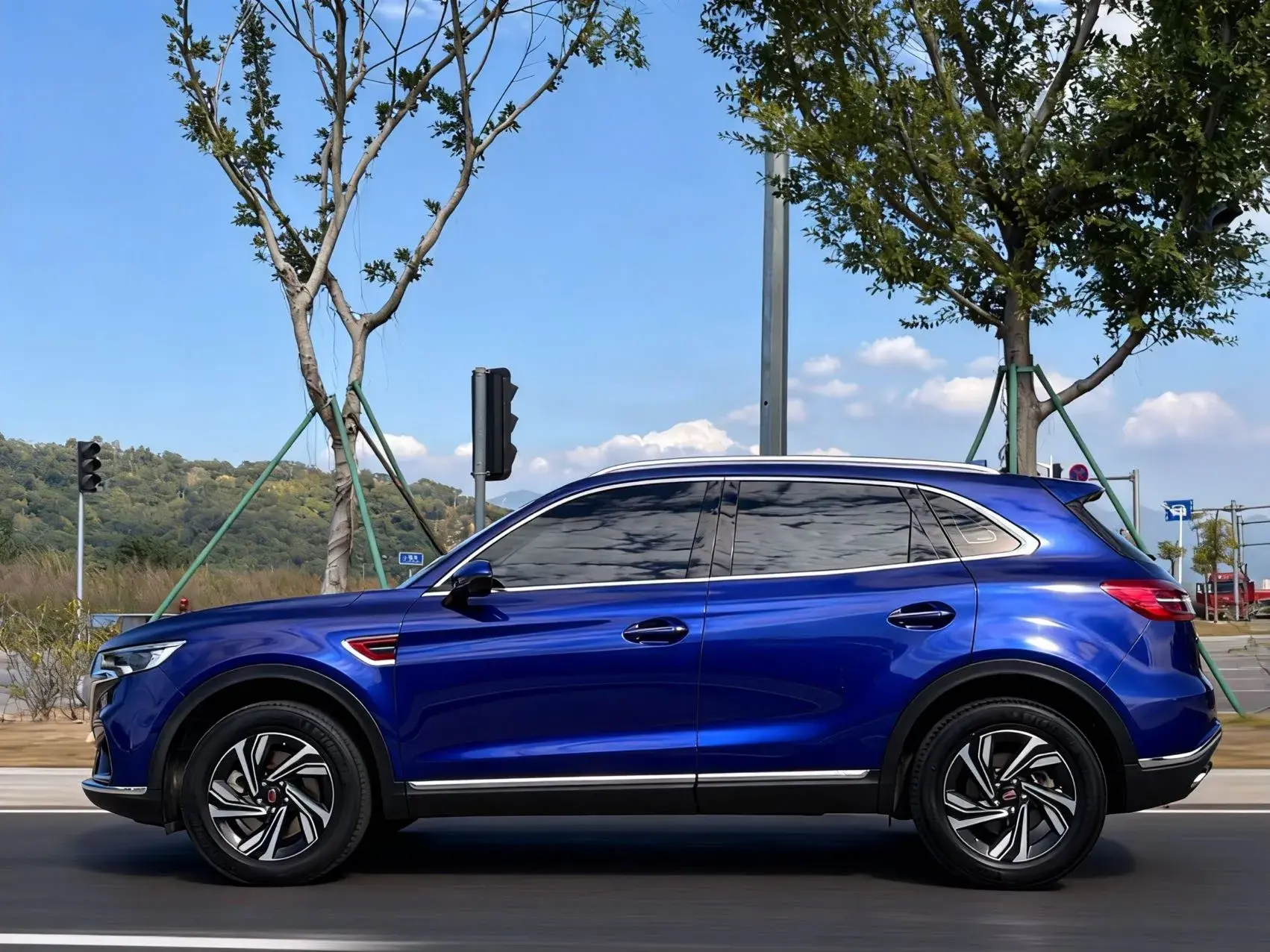 2022 HONGQI HS5 thumbnail 4