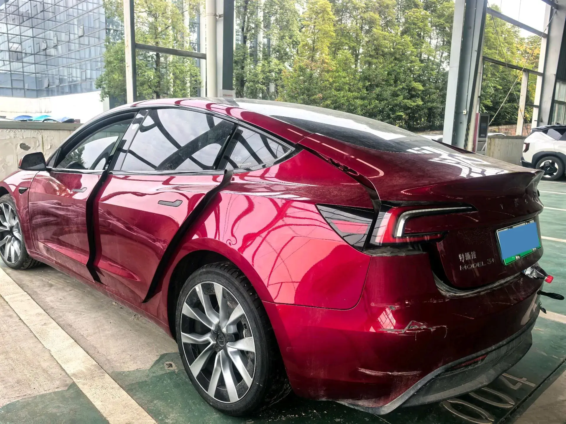 2023 TESLA MODEL thumbnail 3