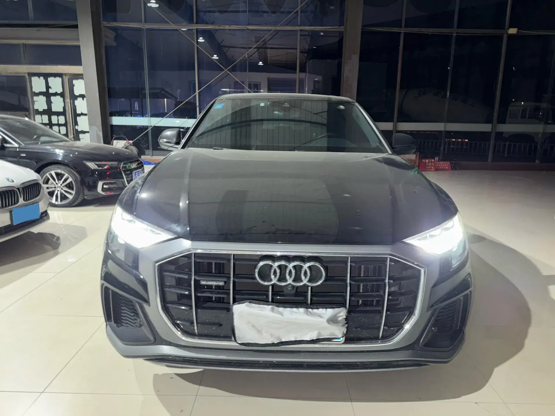 2019 AUDI Q8 thumbnail 2