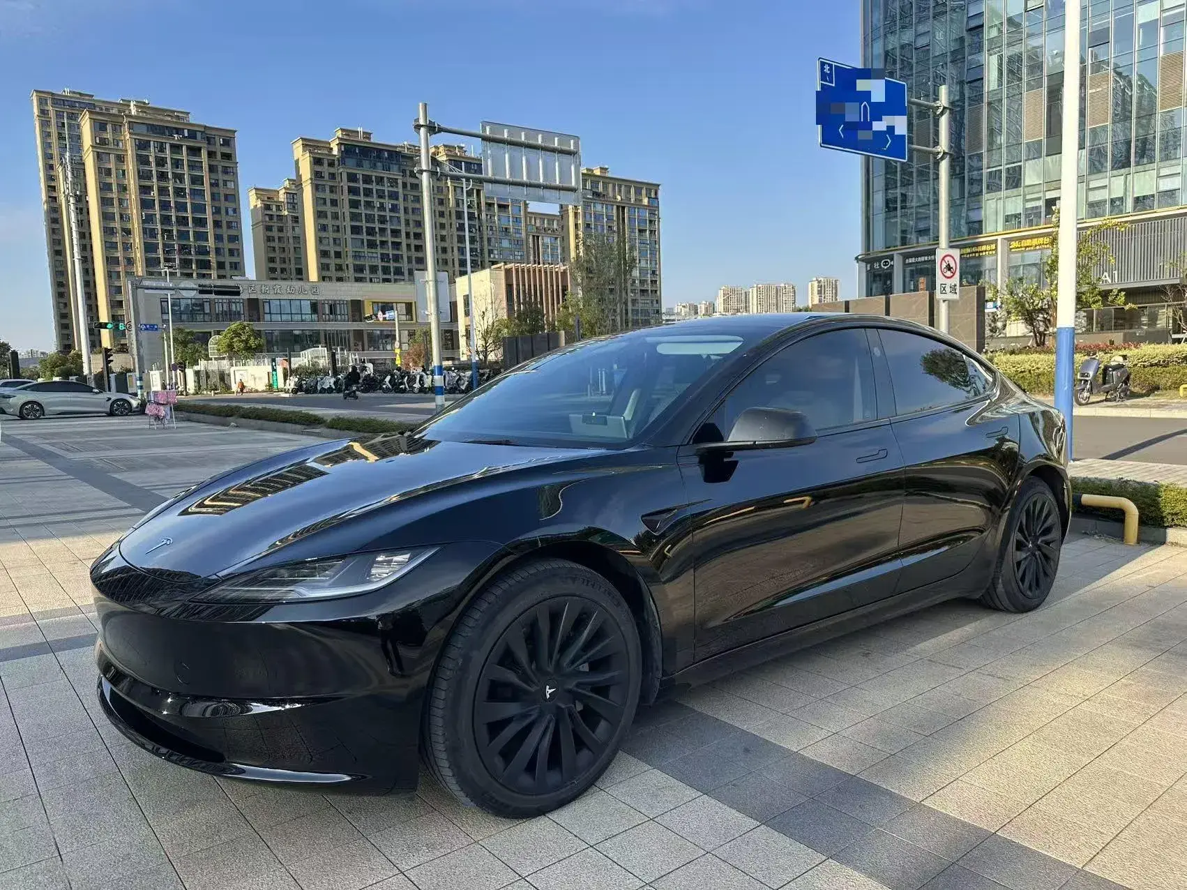 2023 TESLA MODEL view 1