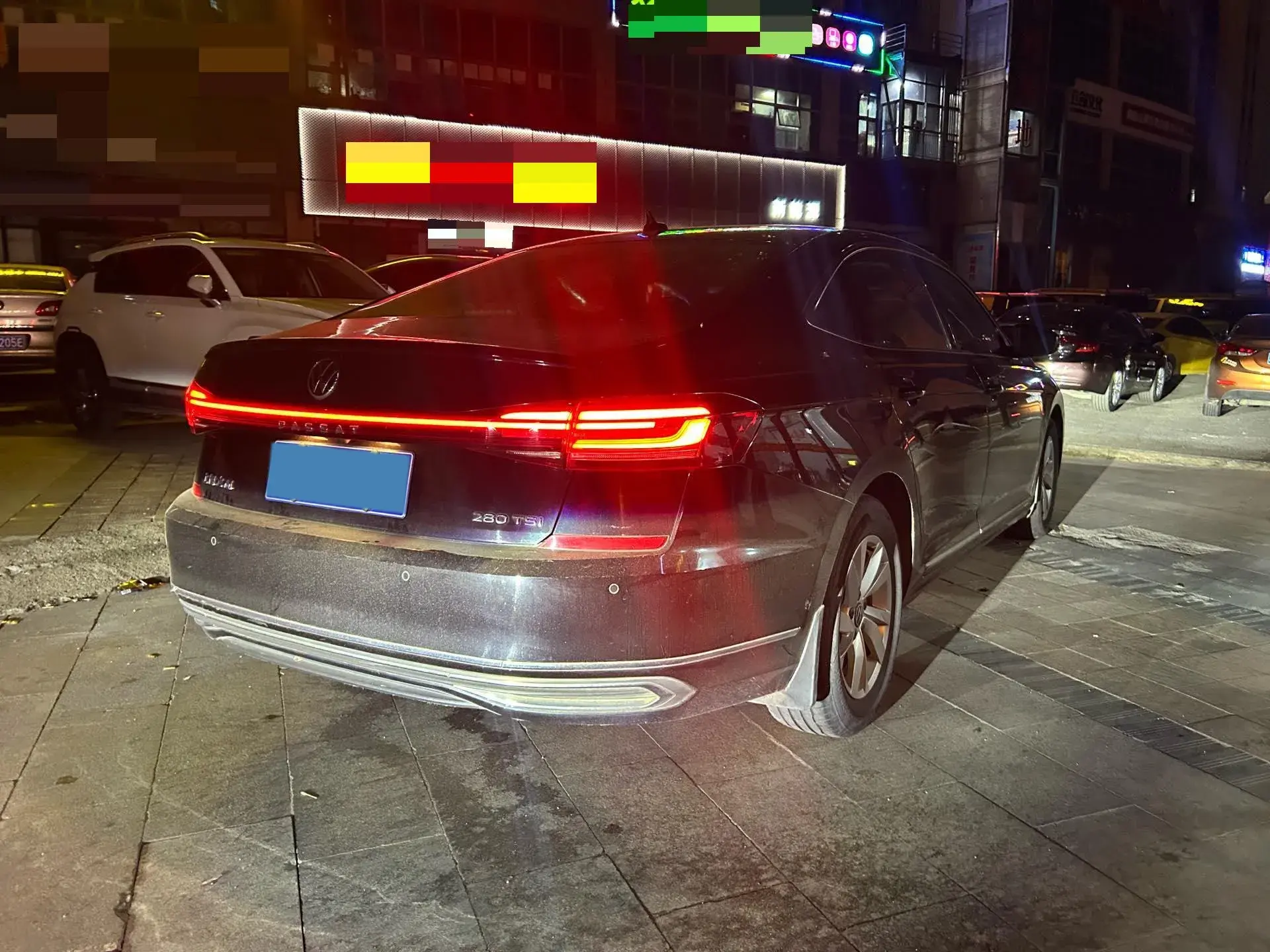 2022 VOLKSWAGEN PASSAT thumbnail 4