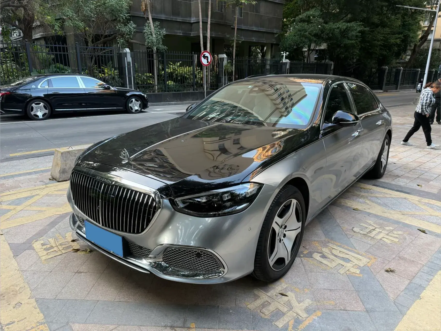 2023 MERCEDES-BENZ MAYBACH view 1