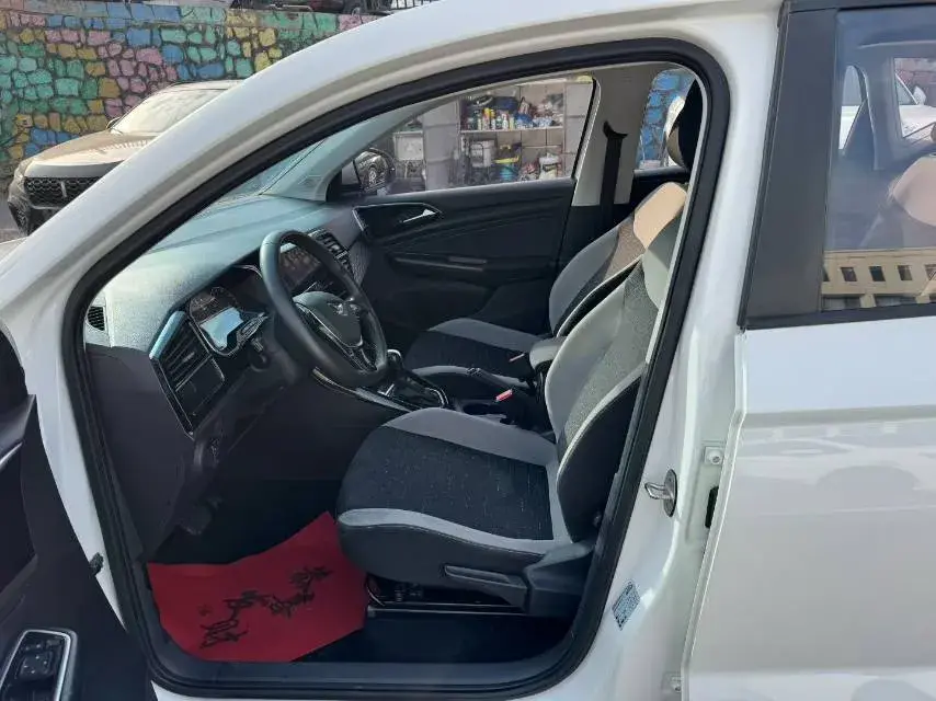 2021 JETTA VS5 thumbnail 4