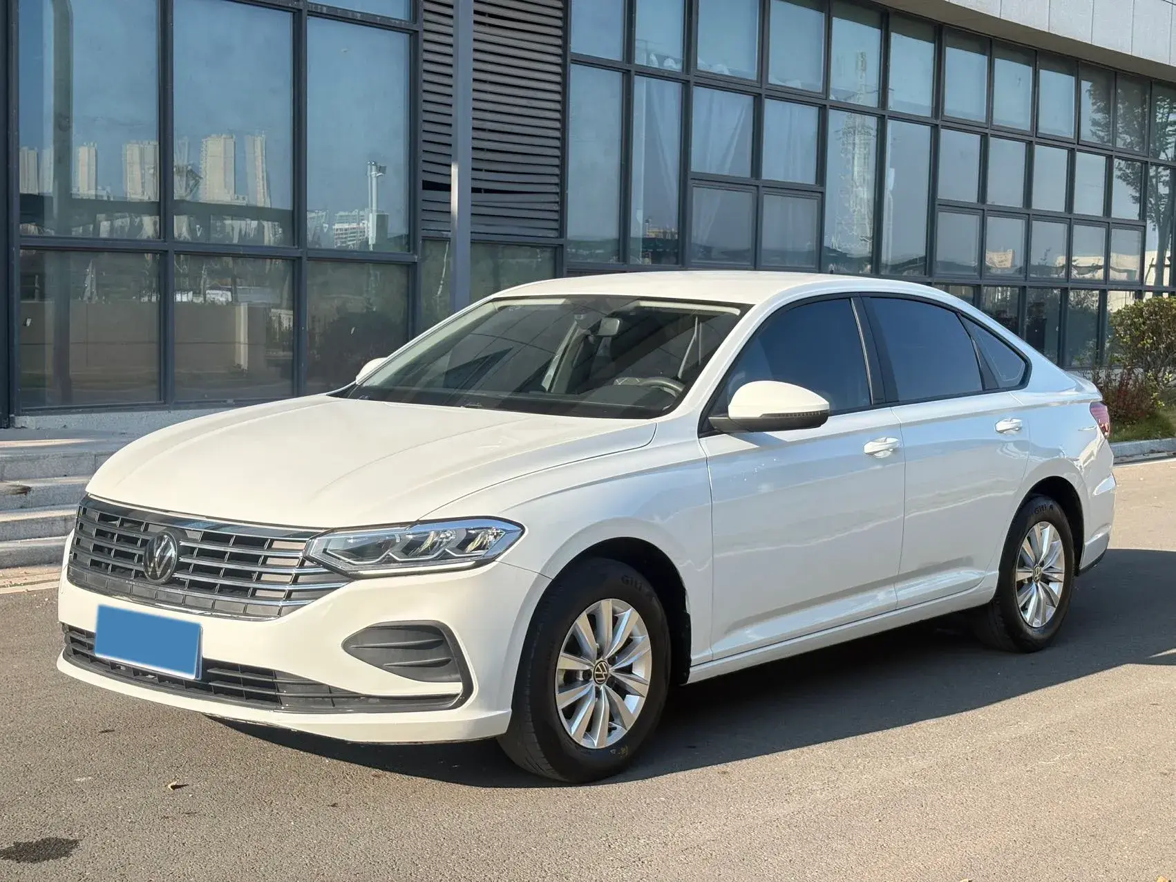 2023 VOLKSWAGEN LAVIDA view 1