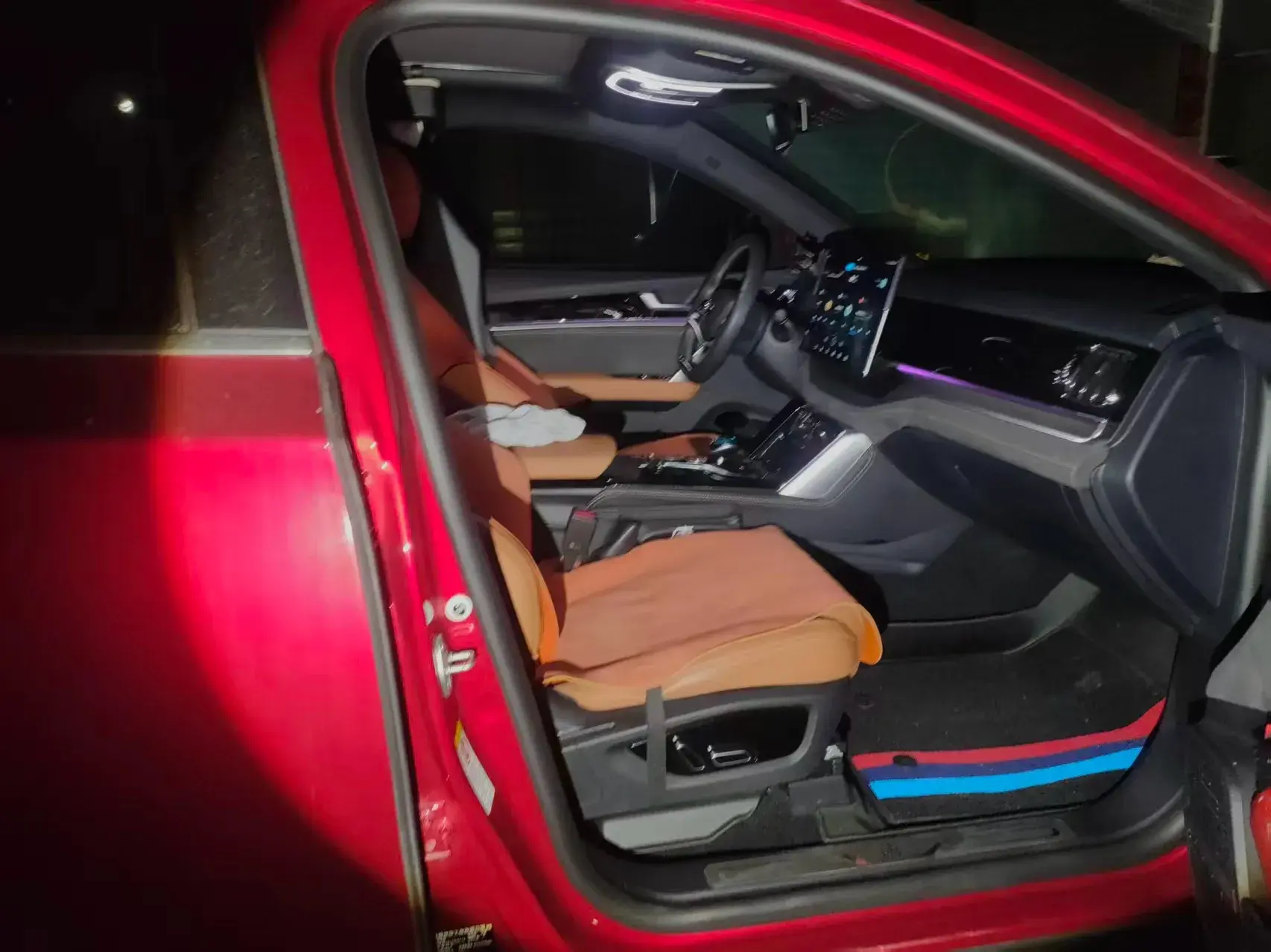 2023 BYD TANG thumbnail 4