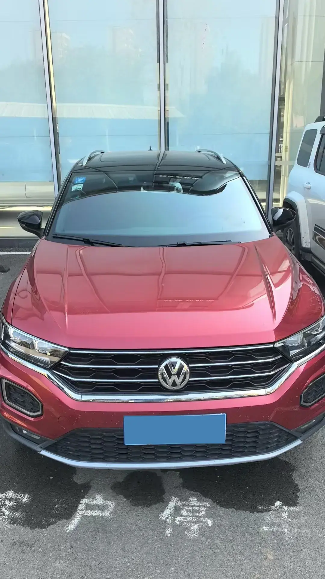 2018 VOLKSWAGEN T-ROC thumbnail 3