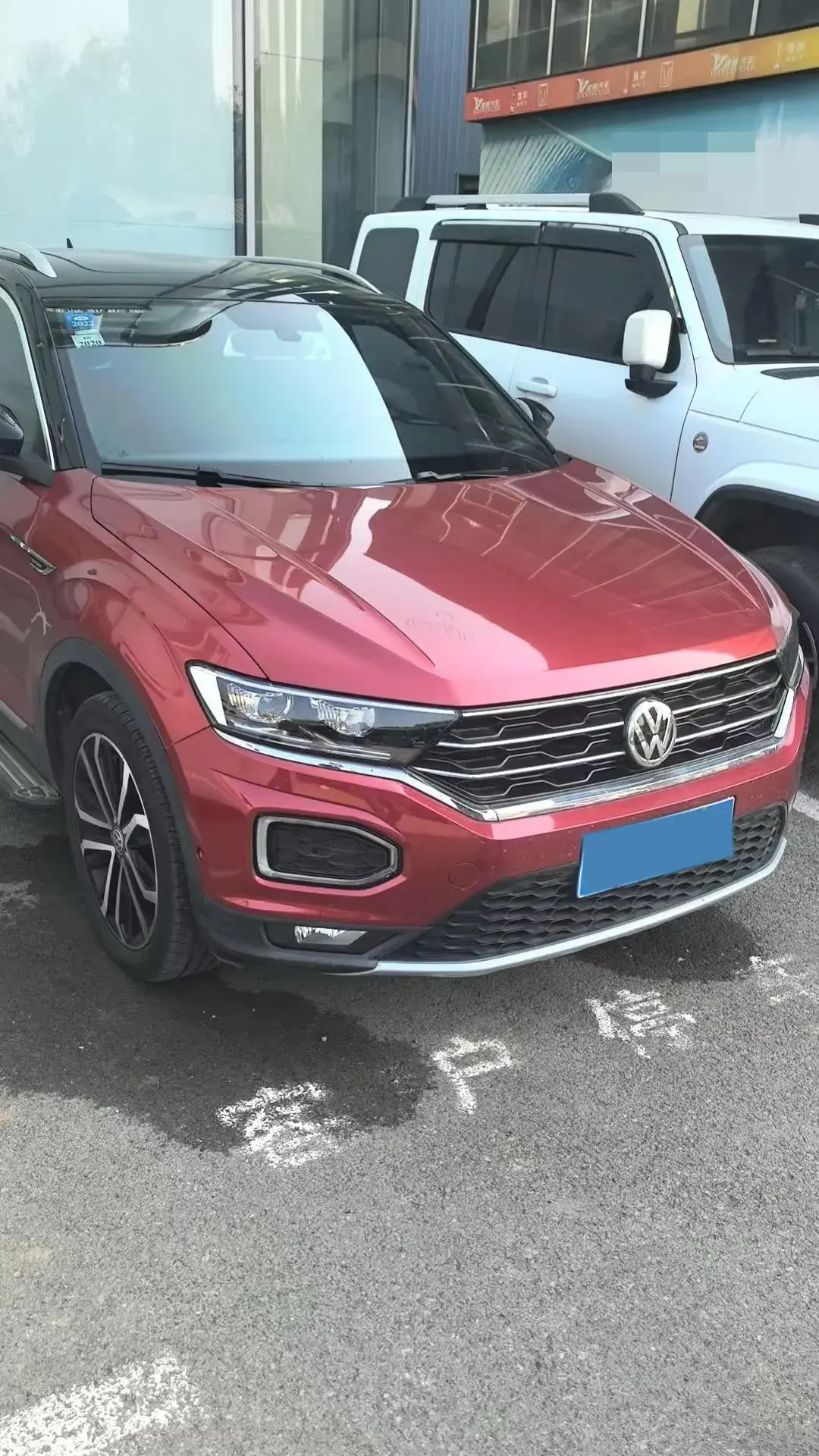 2018 VOLKSWAGEN T-ROC thumbnail 2