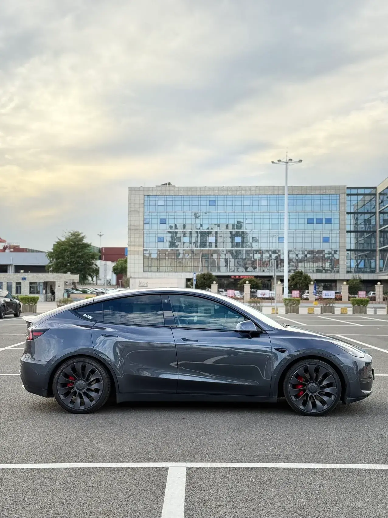 2022 TESLA MODEL thumbnail 2