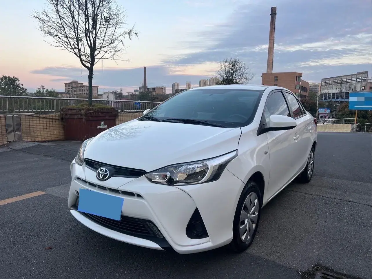 2021 TOYOTA YARIS view 1