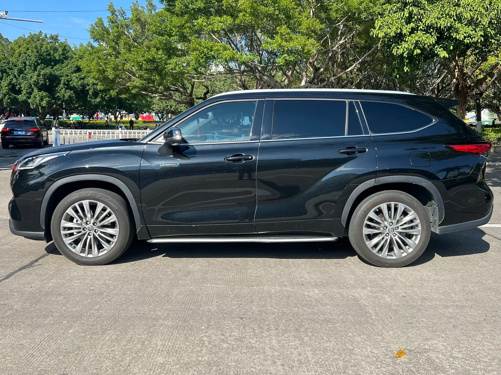 2023 TOYOTA HIGHLANDER thumbnail 3