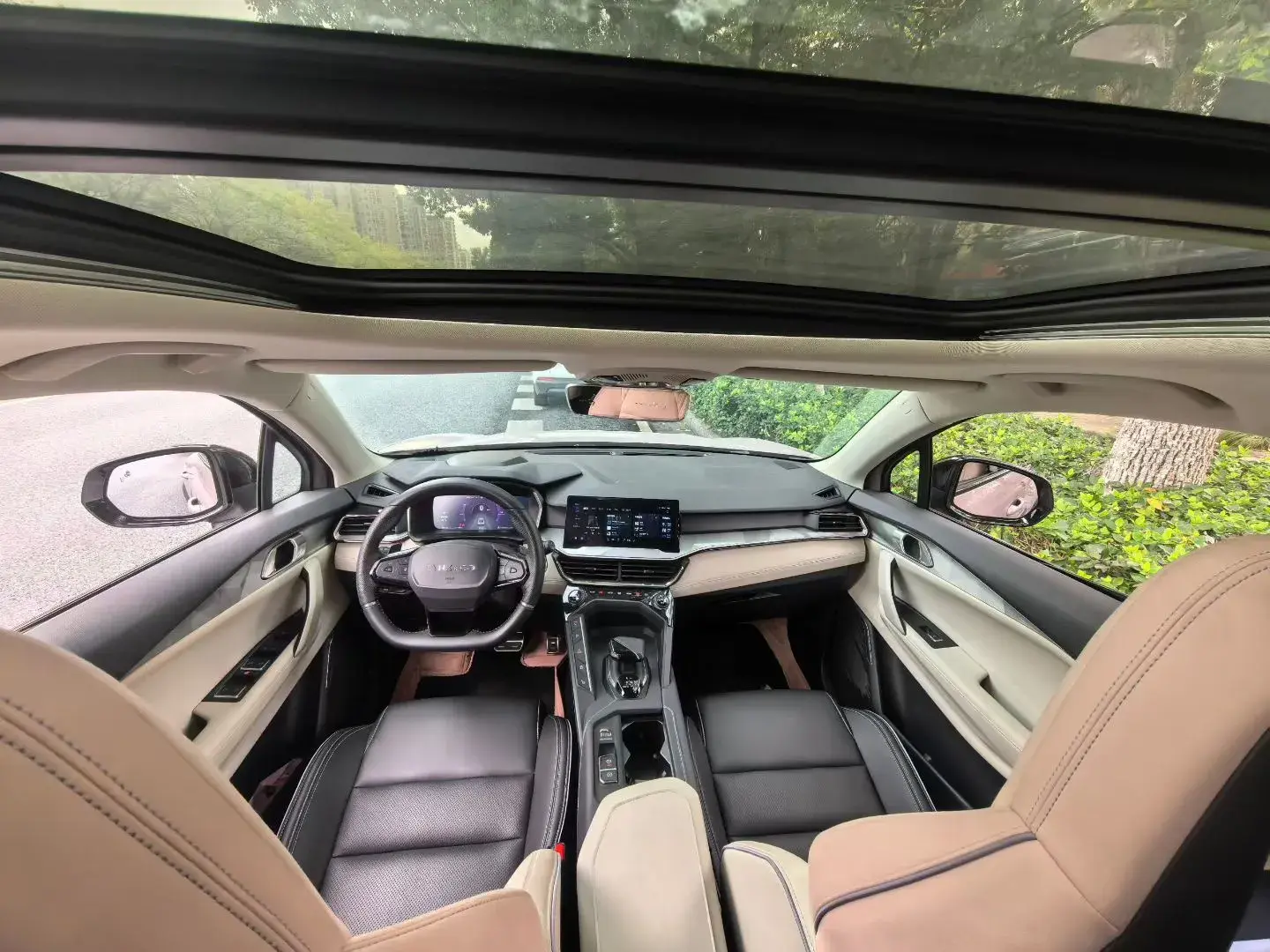 2022 LYNK&CO 06 thumbnail 4