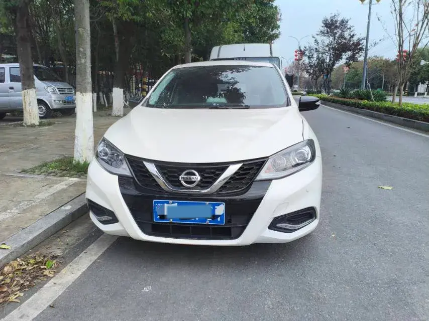 2021 NISSAN TIIDA thumbnail 2