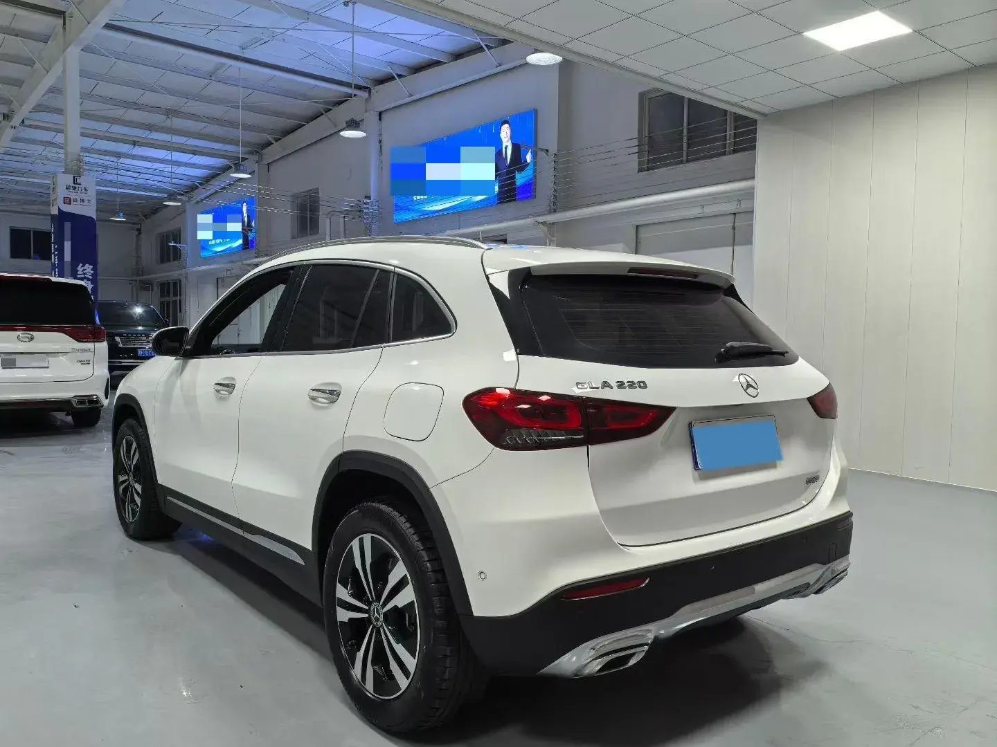 2023 MERCEDES-BENZ GLA thumbnail 4