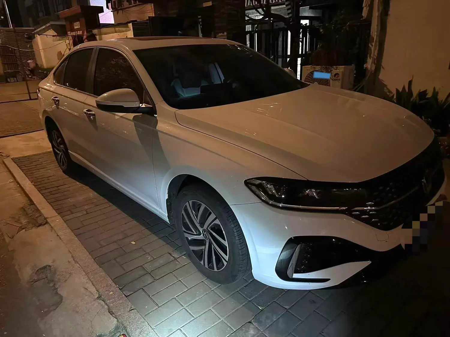 2024 VOLKSWAGEN LAVIDA thumbnail 2