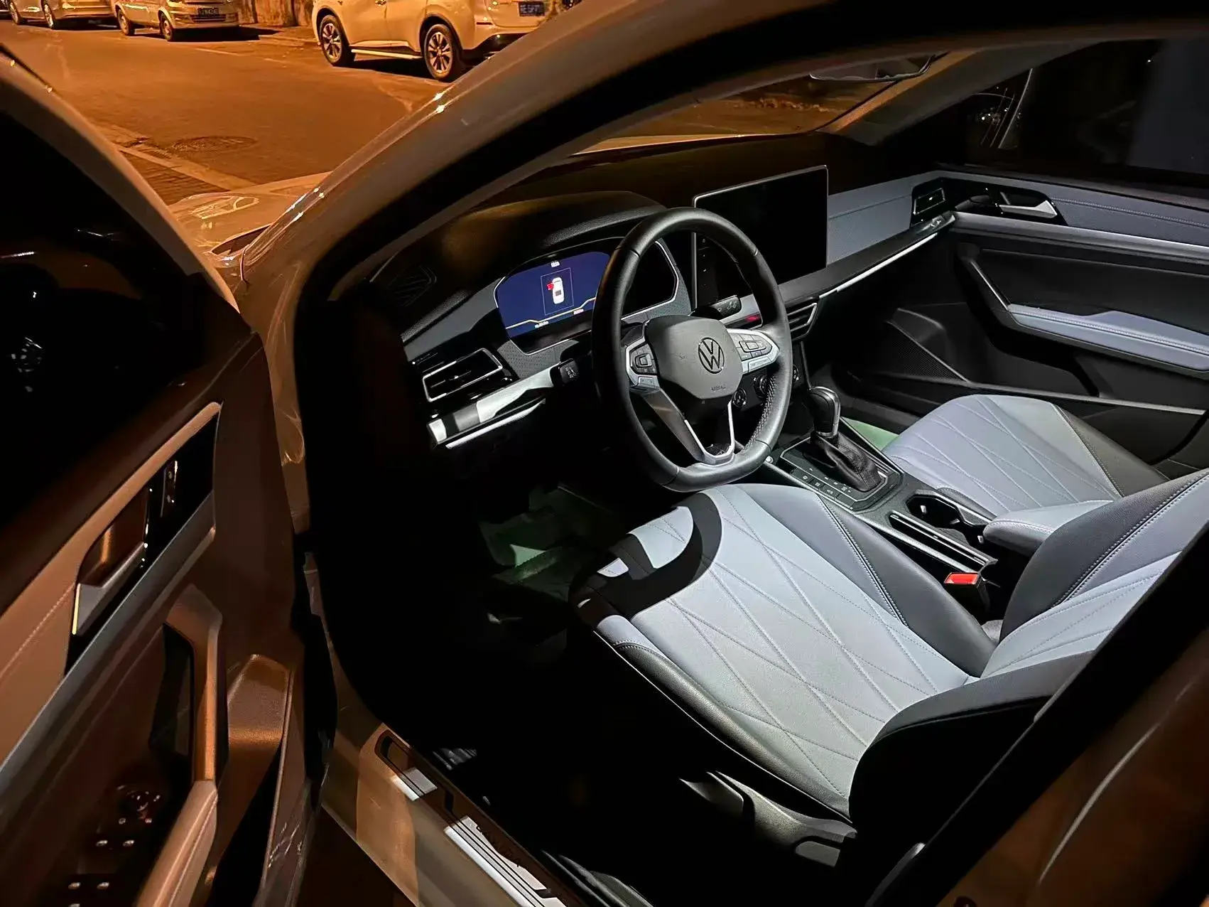 2024 VOLKSWAGEN LAVIDA thumbnail 3